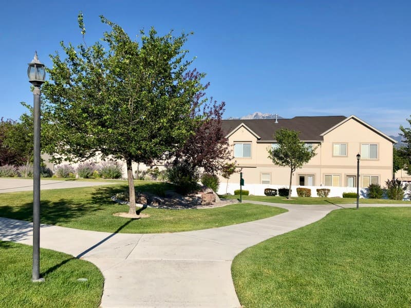 South Jordan Townhome: 10828 S Wynview Ln