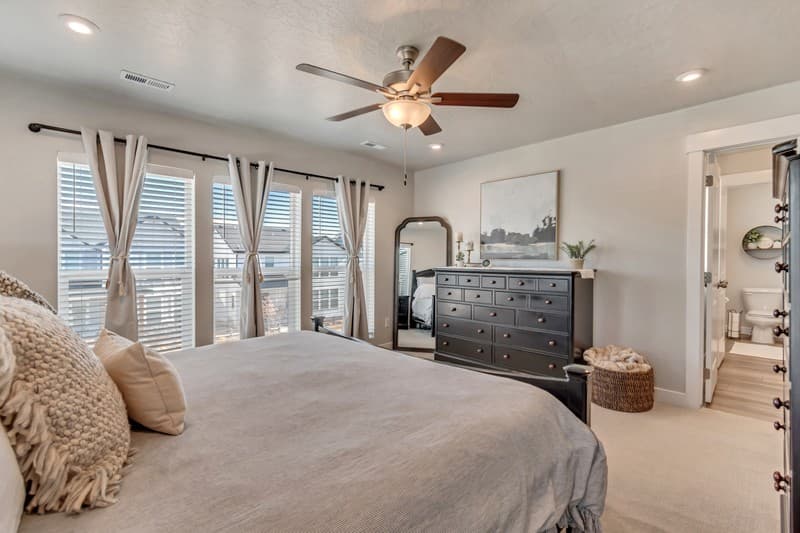 Layton House: 892 N 2175 W