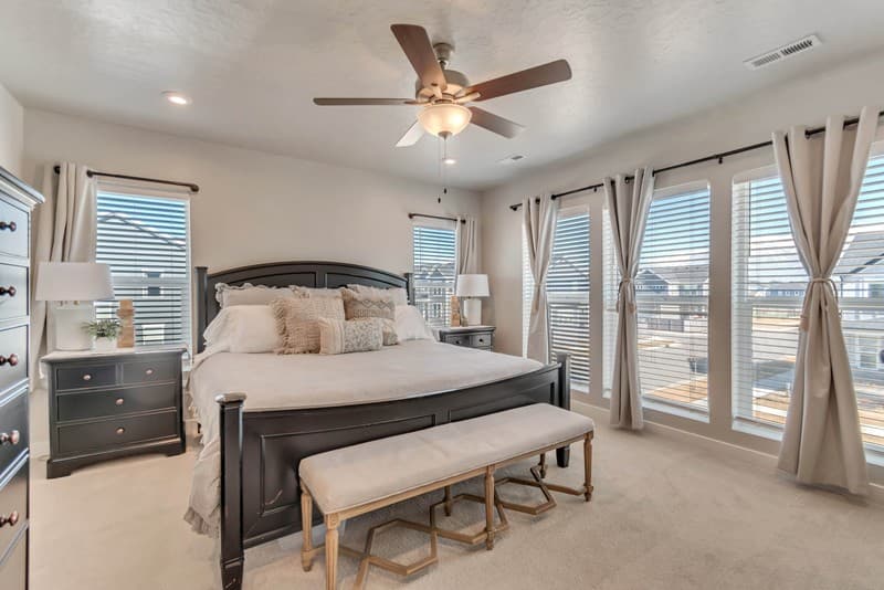Layton House: 892 N 2175 W