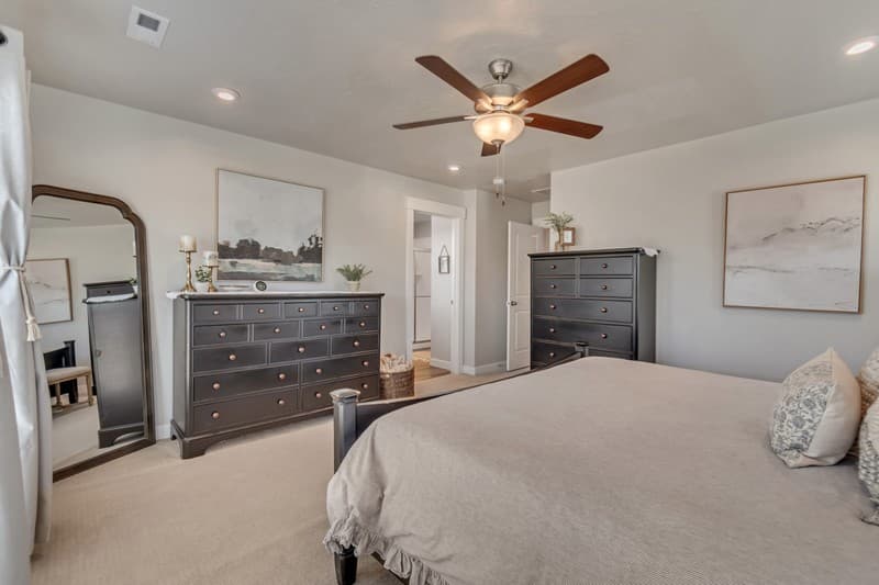 Layton House: 892 N 2175 W