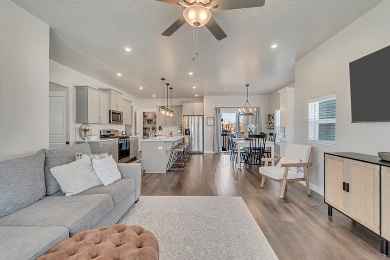 Layton House: 892 N 2175 W