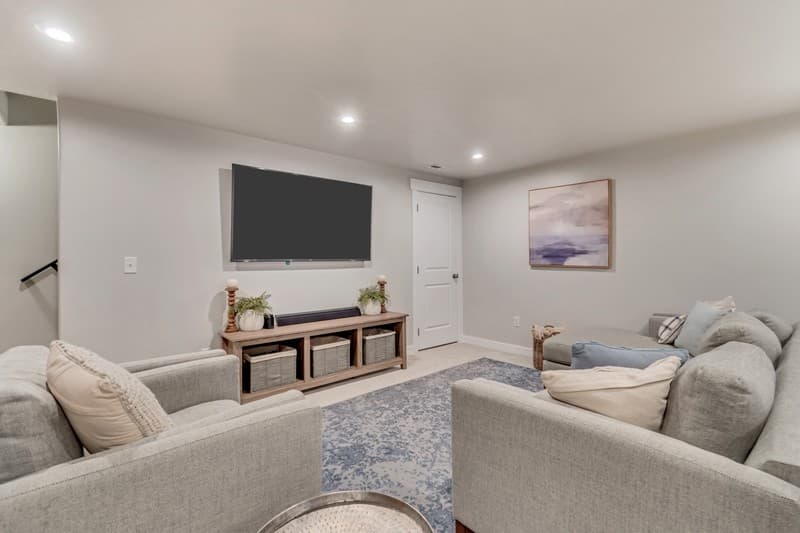Layton House: 892 N 2175 W