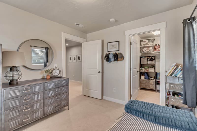 Layton House: 892 N 2175 W