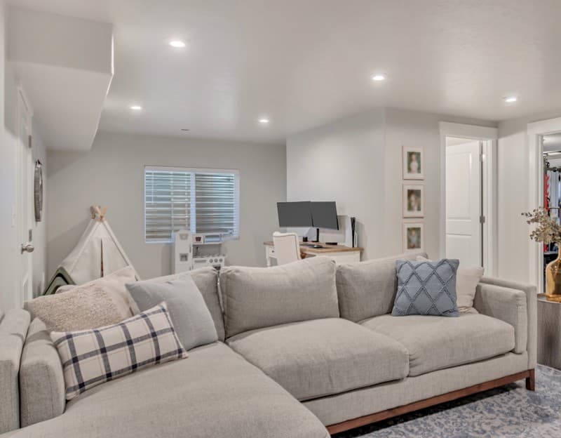 Layton House: 892 N 2175 W