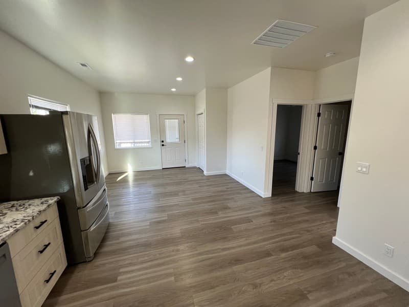 Hailey Apartment: 14 E Elm St