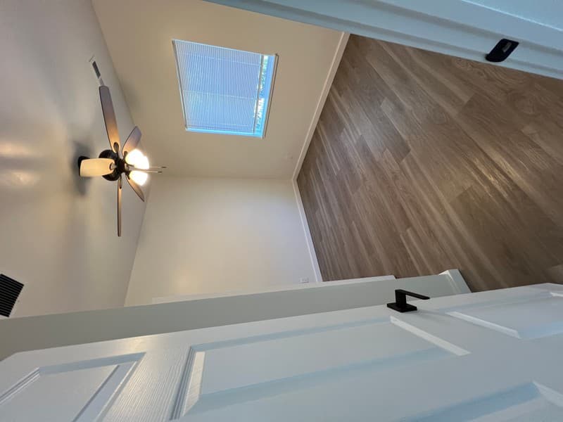 Hailey Apartment: 14 E Elm St