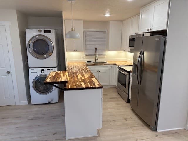 Taylorsville House: 6314 S 2200 W