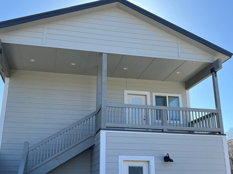Hailey Apartment: 14 E Elm St