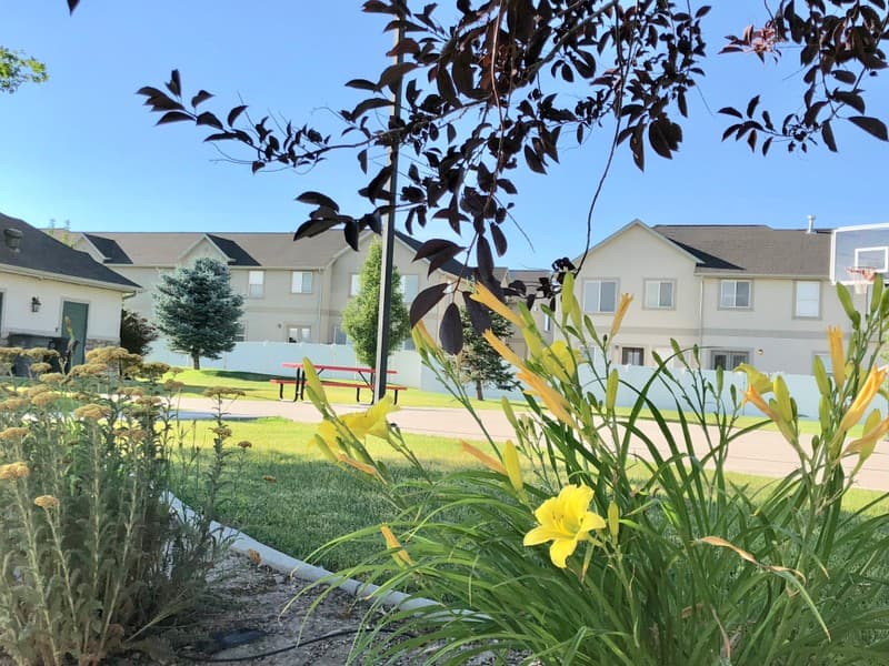 South Jordan Townhome: 10828 S Wynview Ln