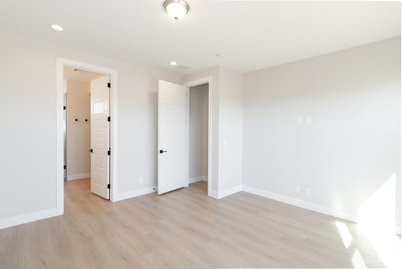 Washington House: 1472 N Highland Pkwy