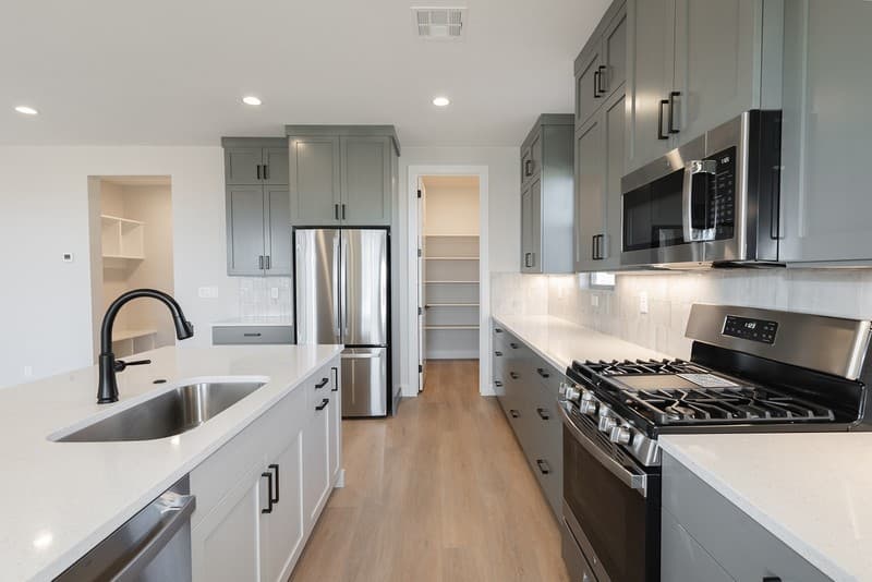 Washington House: 1472 N Highland Pkwy
