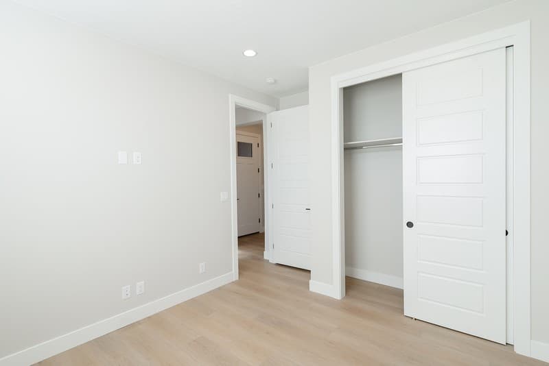 Washington House: 1472 N Highland Pkwy