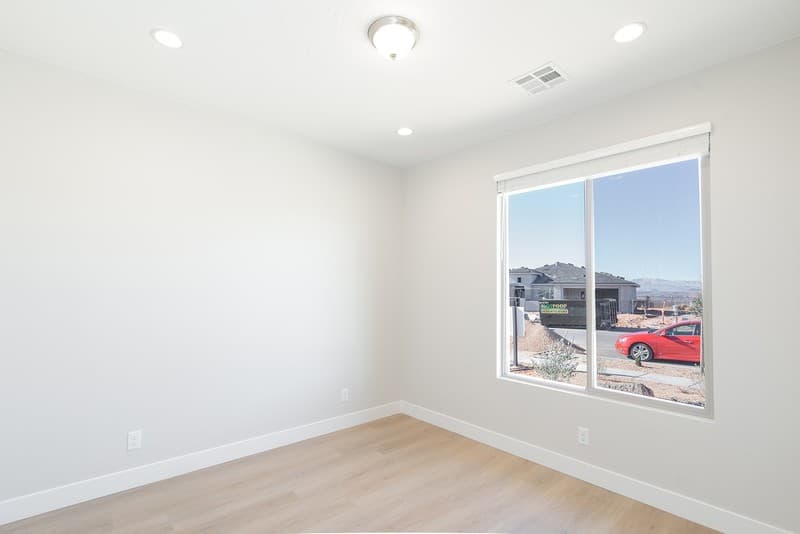 Washington House: 1472 N Highland Pkwy