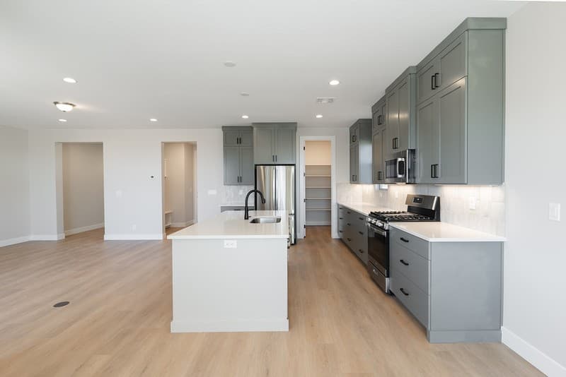 Washington House: 1472 N Highland Pkwy