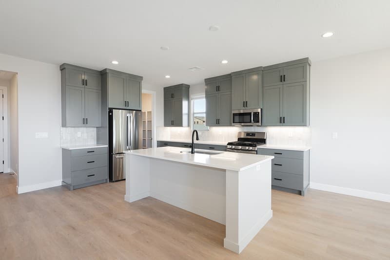 Washington House: 1472 N Highland Pkwy