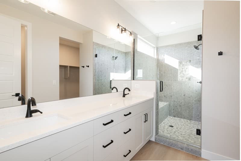 Washington House: 1472 N Highland Pkwy