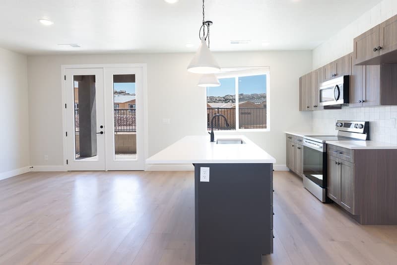 Washington Townhome: 3930 E Razor Dr