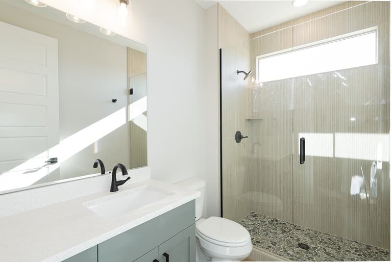 Washington House: 1472 N Highland Pkwy