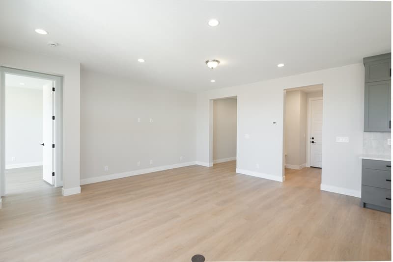 Washington House: 1472 N Highland Pkwy