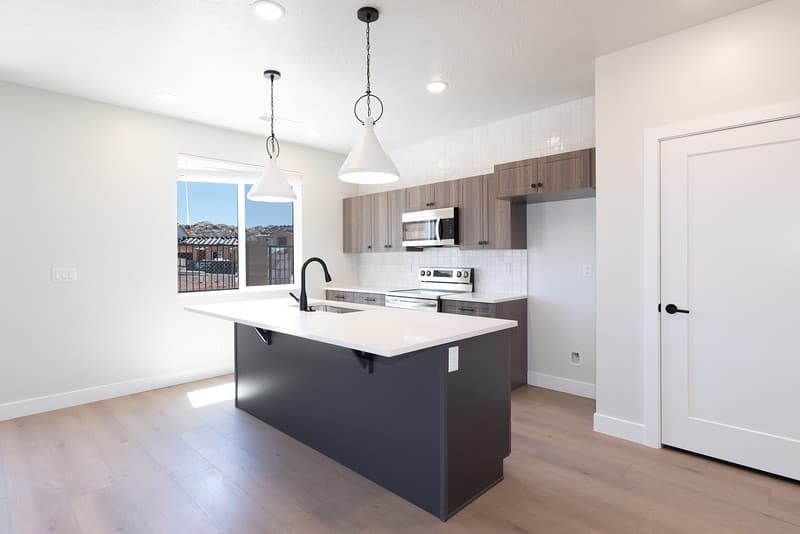 Washington Townhome: 3930 E Razor Dr
