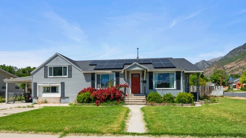 Provo House: 891 E 400 S