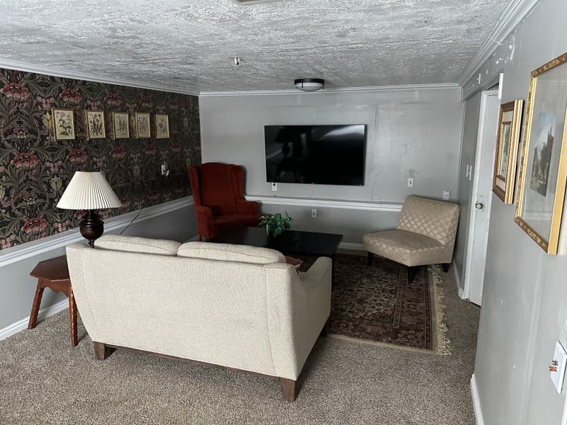 Provo House: 891 E 400 S