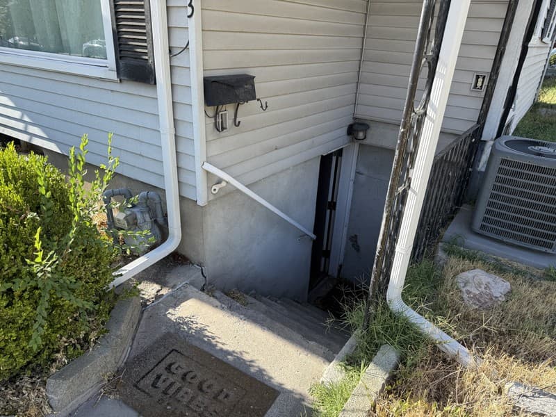 Provo House: 893 E 400 S