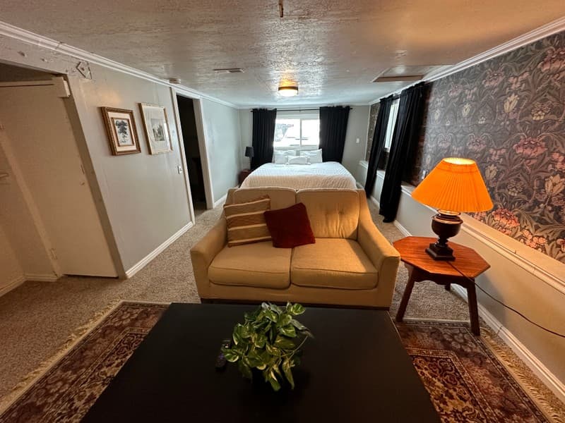 Provo House: 891 E 400 S