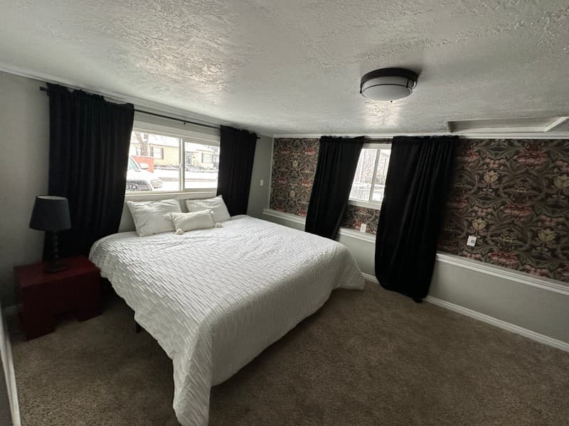 Provo House: 891 E 400 S