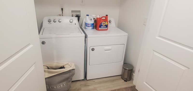 Saratoga Springs Single Room: 1138 E Hatch Row