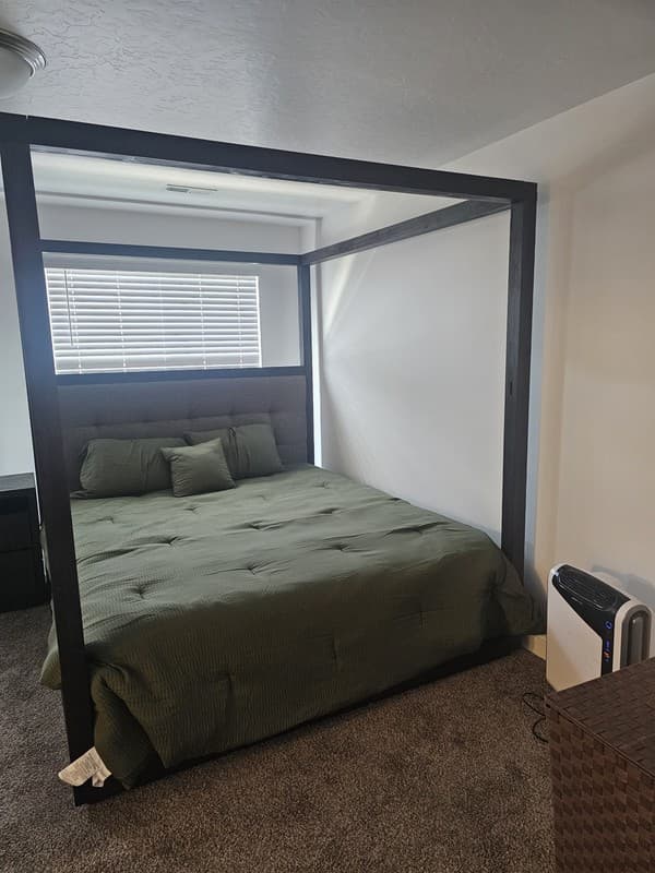 Saratoga Springs Single Room: 1138 E Hatch Row