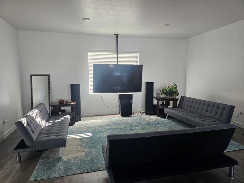 Saratoga Springs Single Room: 1138 E Hatch Row