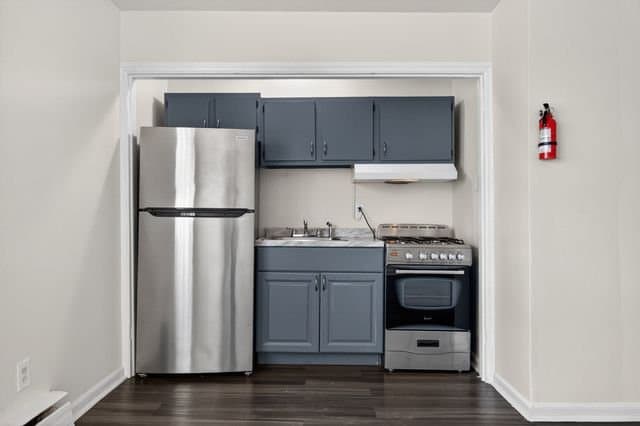 Trenton Apartment: 9-11 Sanhican Drive,