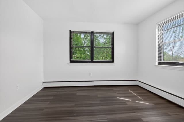 Trenton Apartment: 9-11 Sanhican Drive,