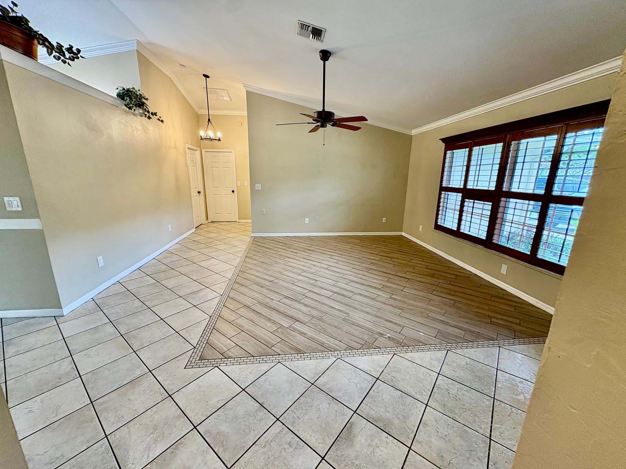 Naples House: 5232 RAINTREE LANE