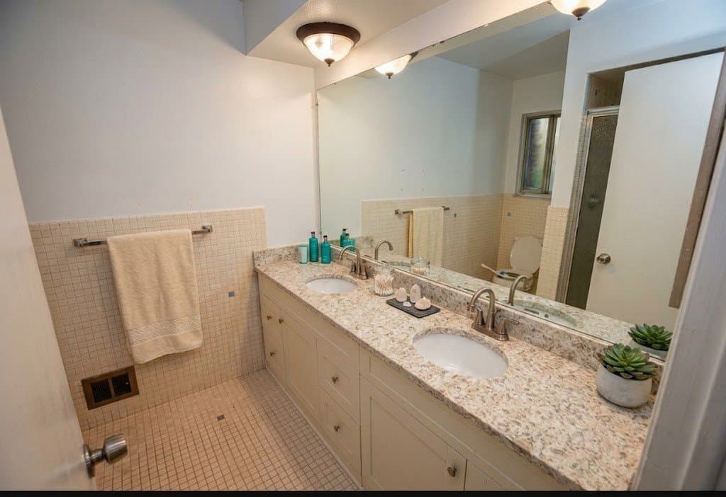 Bloomfield Hills Condo: 42522 Woodward Ave