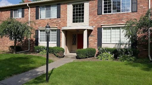 Bloomfield Hills Condo: 42522 Woodward Ave
