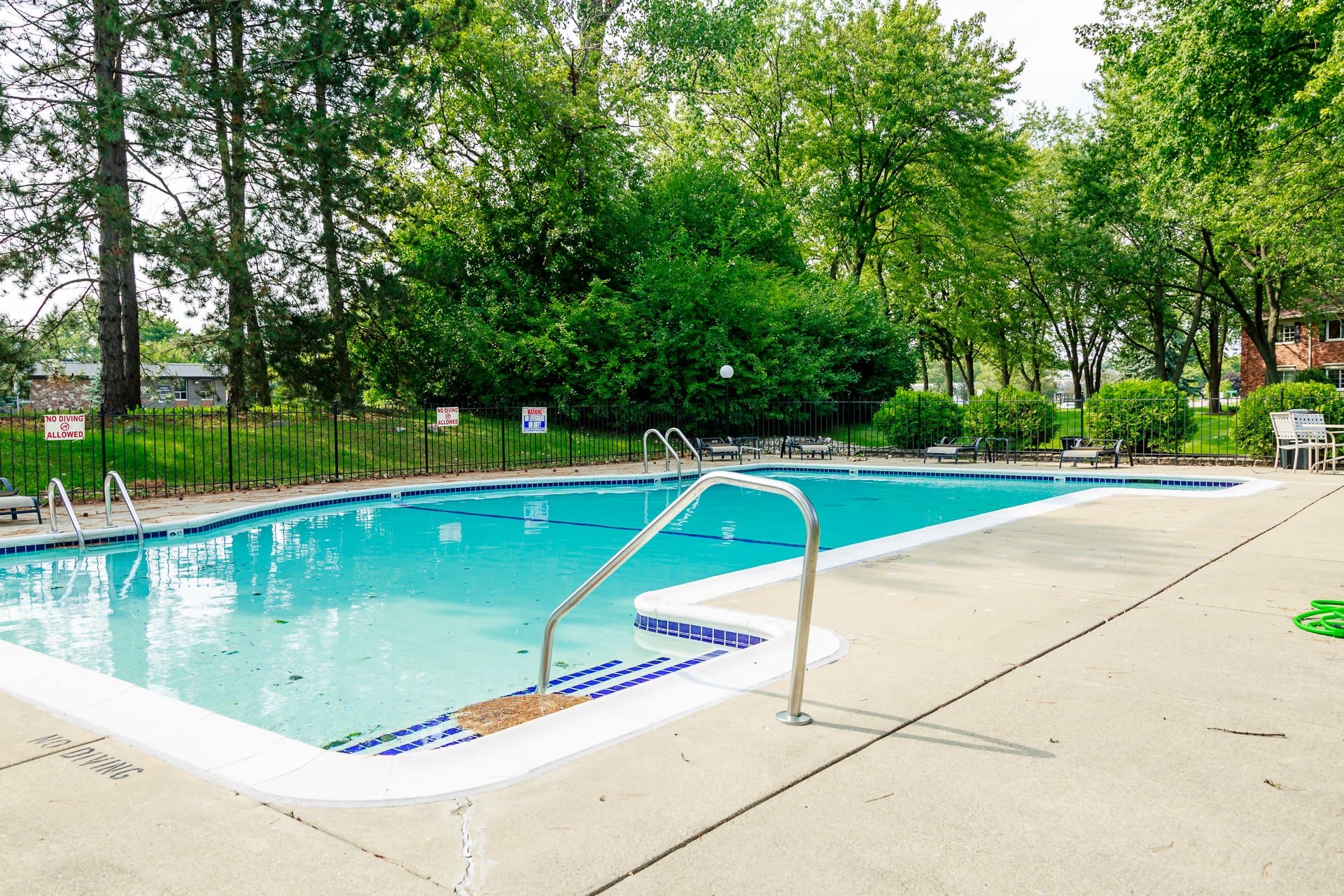 Bloomfield Hills Condo: 42522 Woodward Ave
