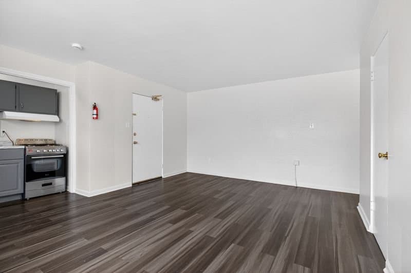 Trenton Apartment: 1 Bruce Park Dr #B2