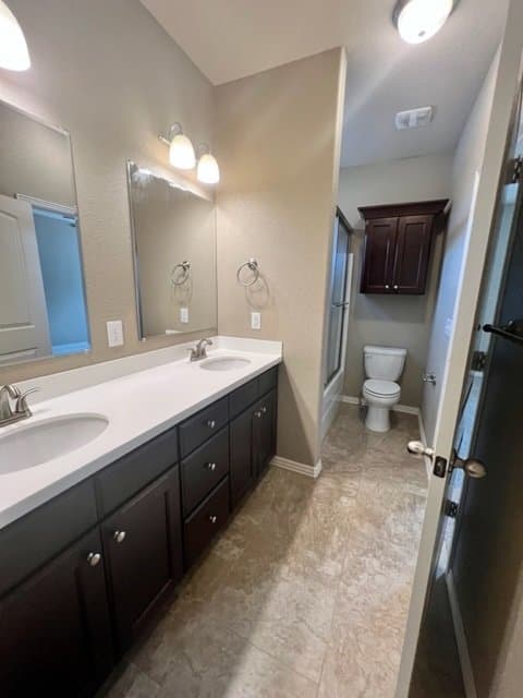 Fayetteville Townhome: 877 W North St