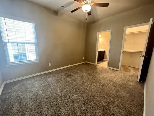 Fayetteville Townhome: 877 W North St