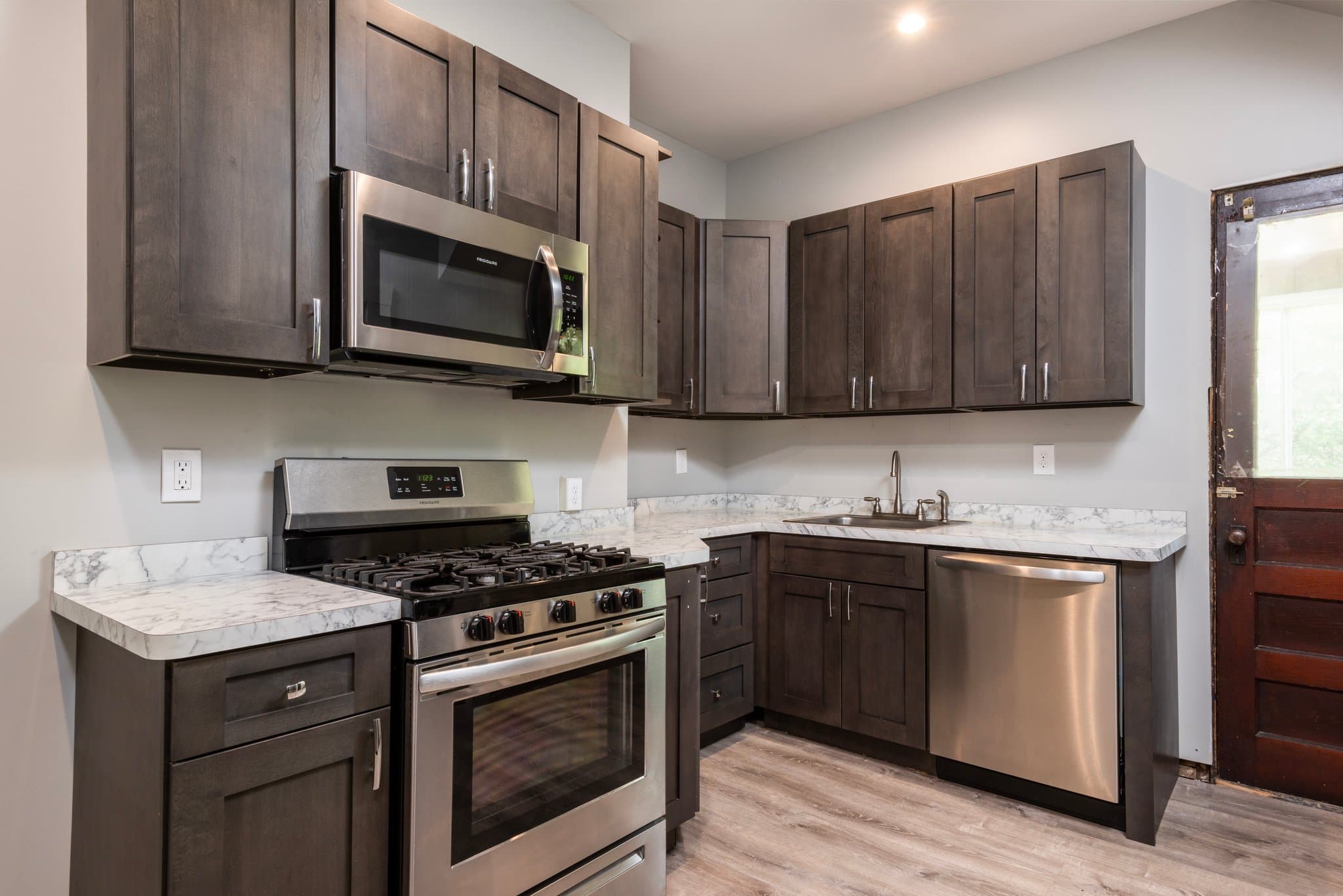 Albany House: 445 Morris Street