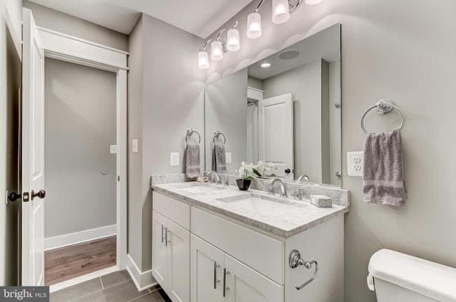 Baltimore Townhome: 3405 - UL Front of House Room