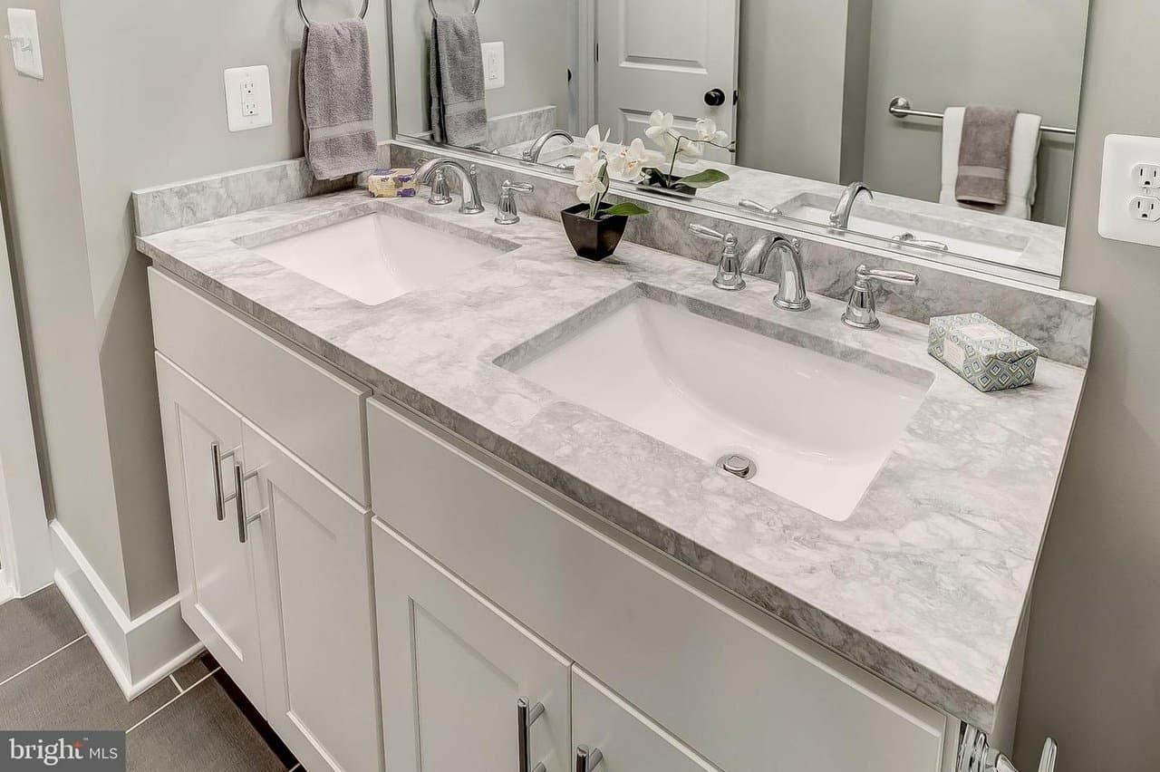 Baltimore Townhome: 3405 - UL Front of House Room