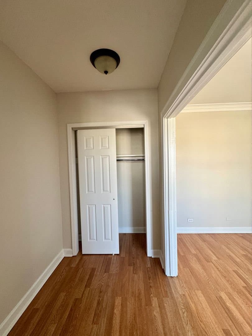 Chicago Apartment: 922 Eastwood