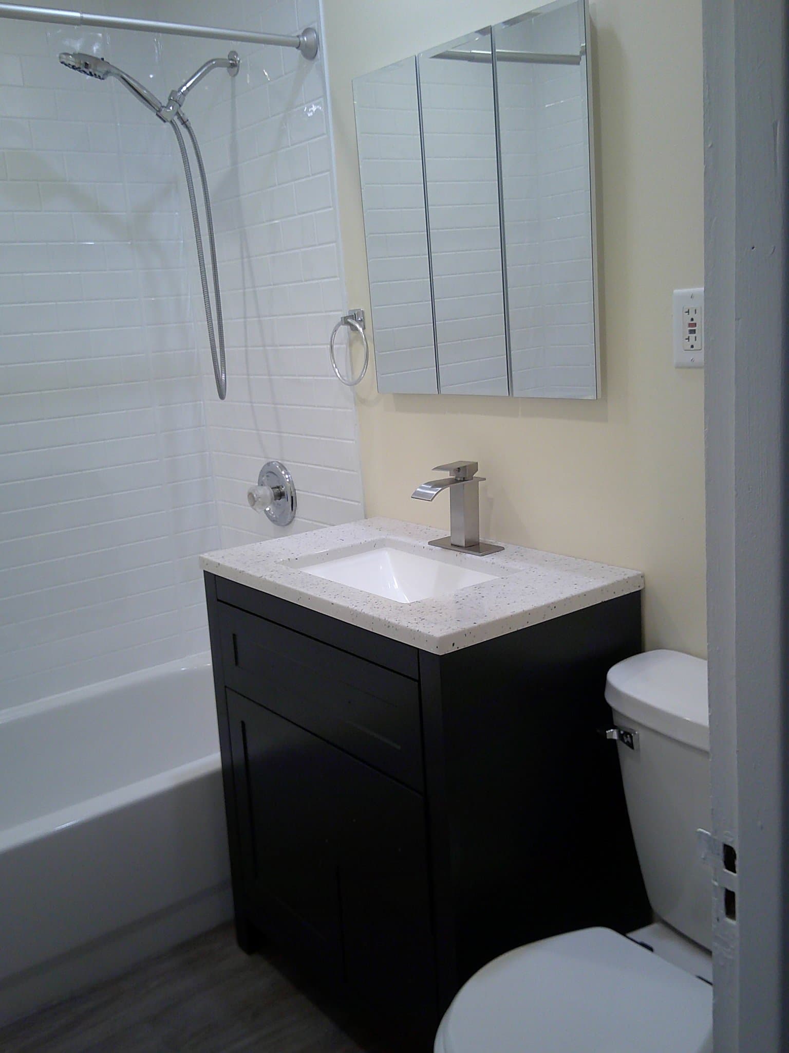 Chicago Apartment: 4738 W George St. 1W
