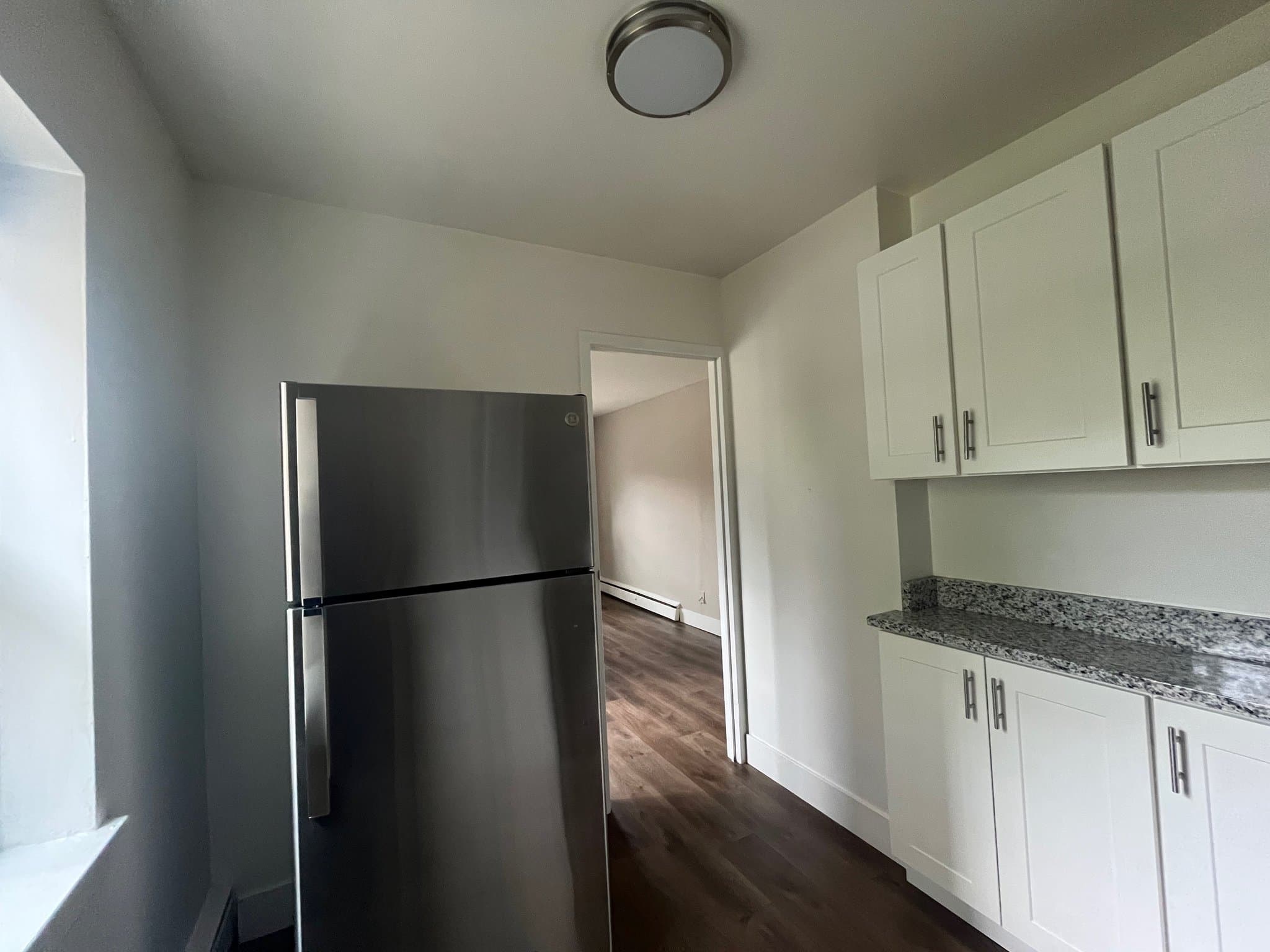 Milwaukee Apartment: 1560 N Prospect