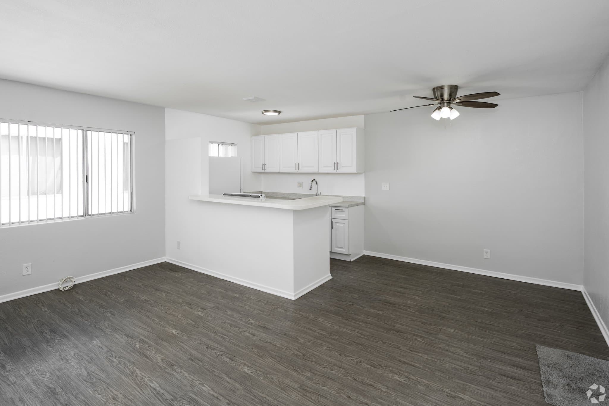 Culver City Apartment: 4733 S SLAUSON AVE