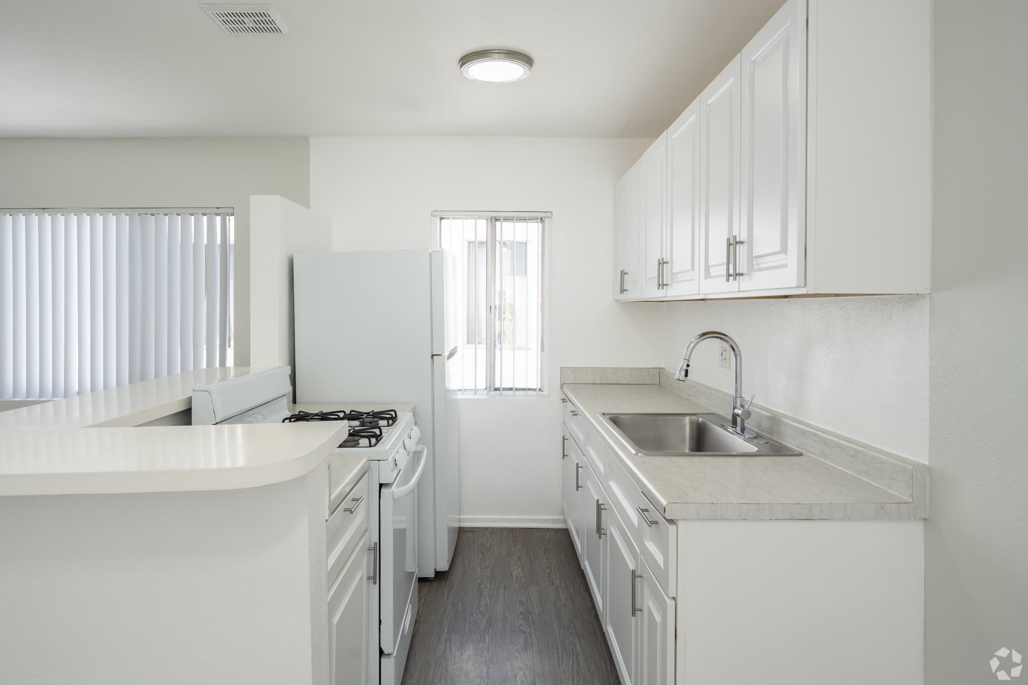 Culver City Apartment: 4733 S SLAUSON AVE