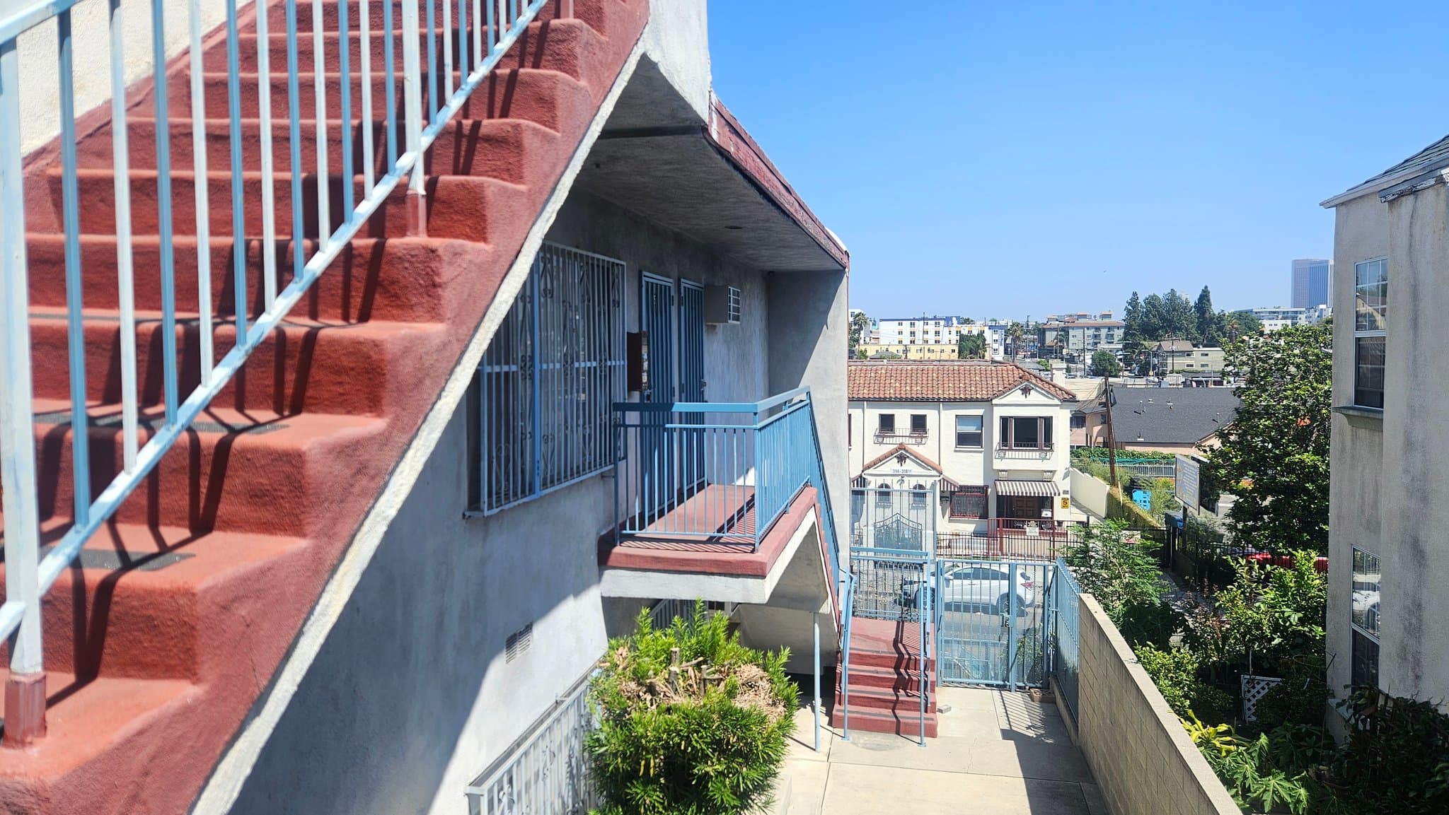 Los Angeles Apartment: 323 N. Rampart Blvd